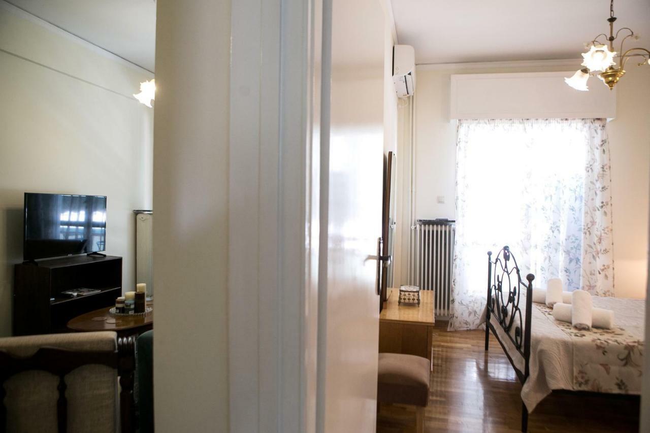 Best House, Larisis Metro, Афіни Екстер'єр фото
